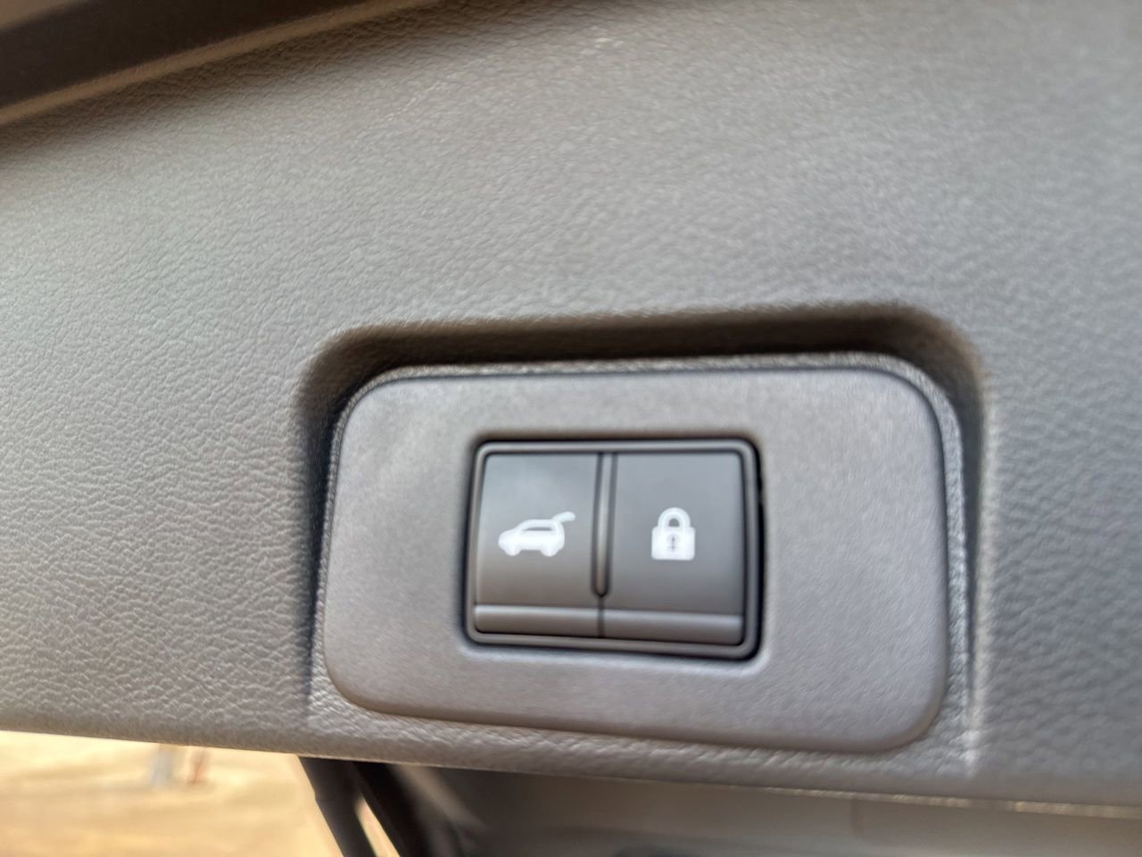 Used 2023 Nissan Rogue Platinum w/ Platinum Premium Package AWD/4WD image 36