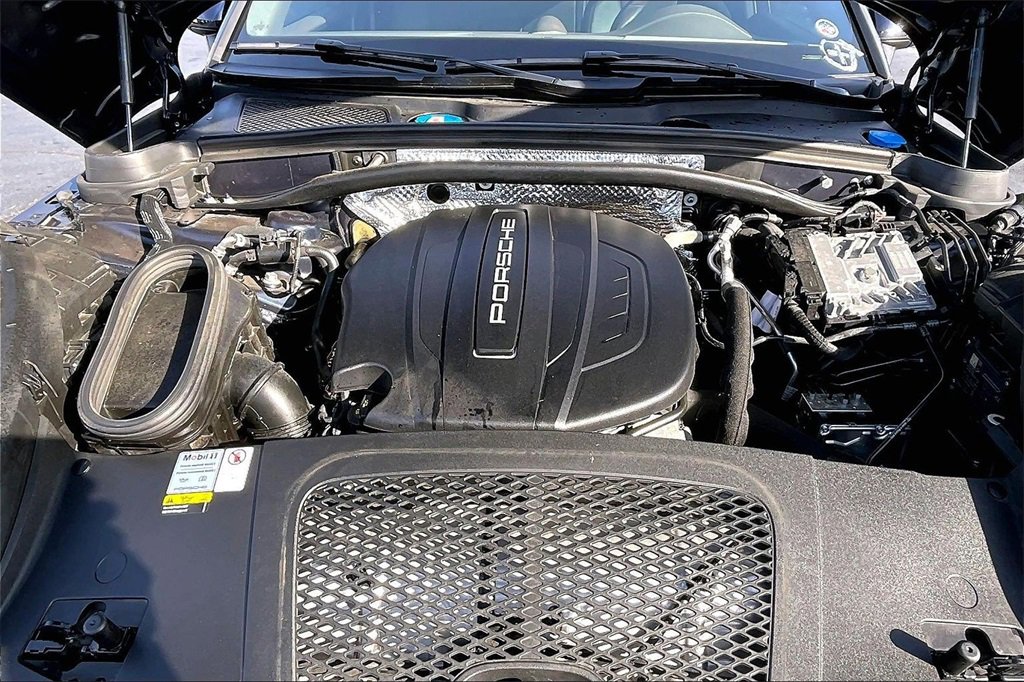 Used 2021 Porsche Macan image 10