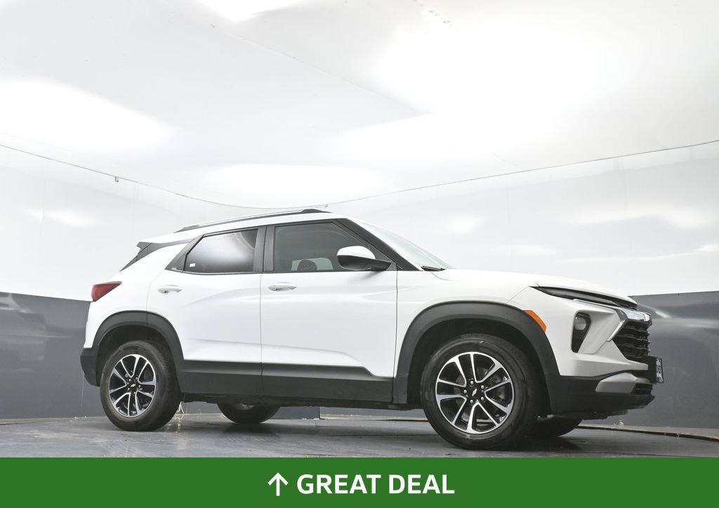 Used 2025 Chevrolet TrailBlazer LT AWD/4WD image 52