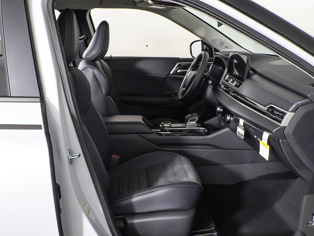 New 2025 Mitsubishi Outlander Trail Edition image 31