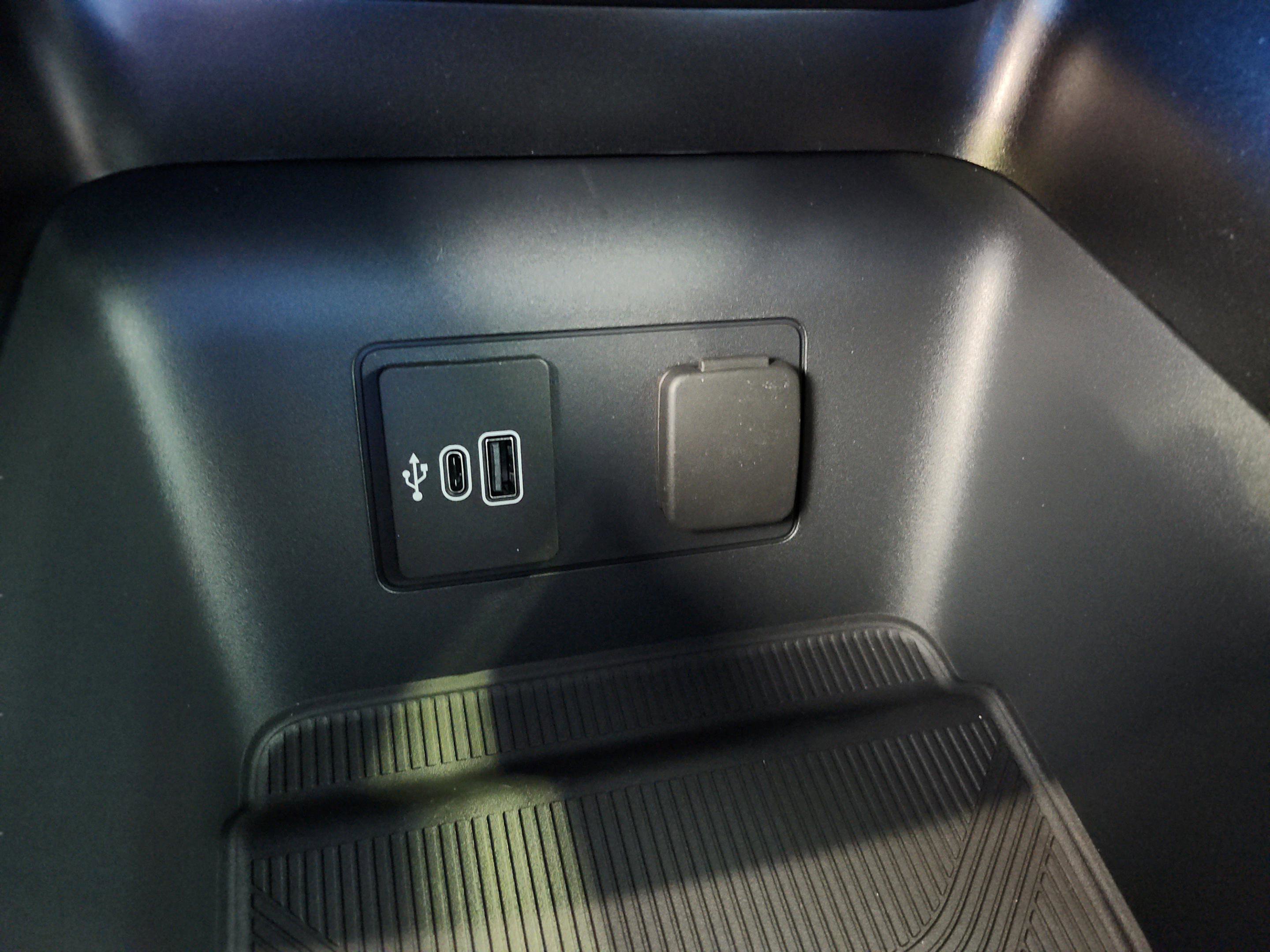 New 2026 Ford Explorer ST-Line w/ ST-Line Street Pack image 26