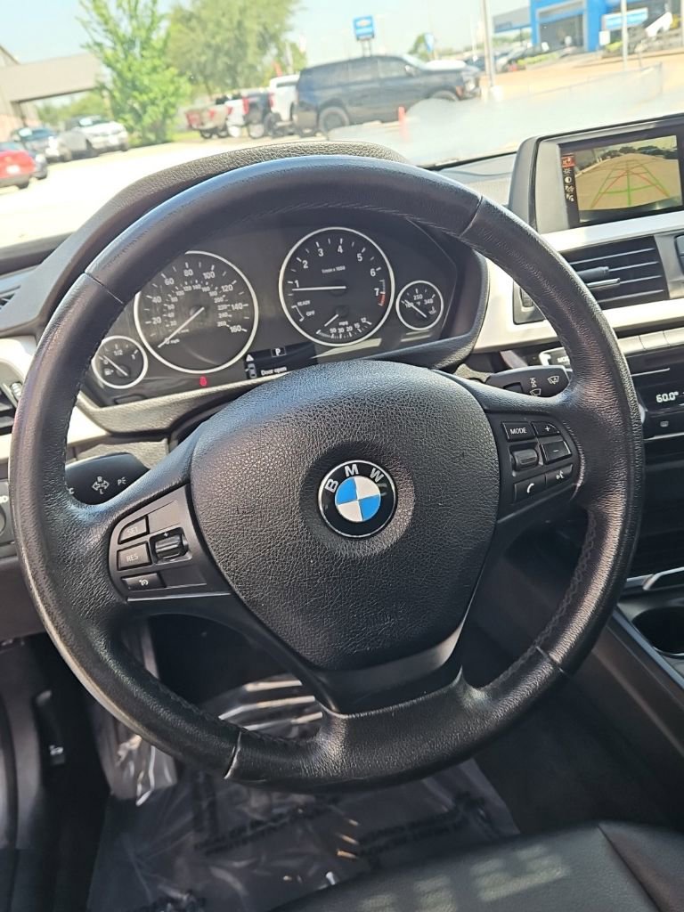 Used 2017 BMW 320i Sedan RWD image 12