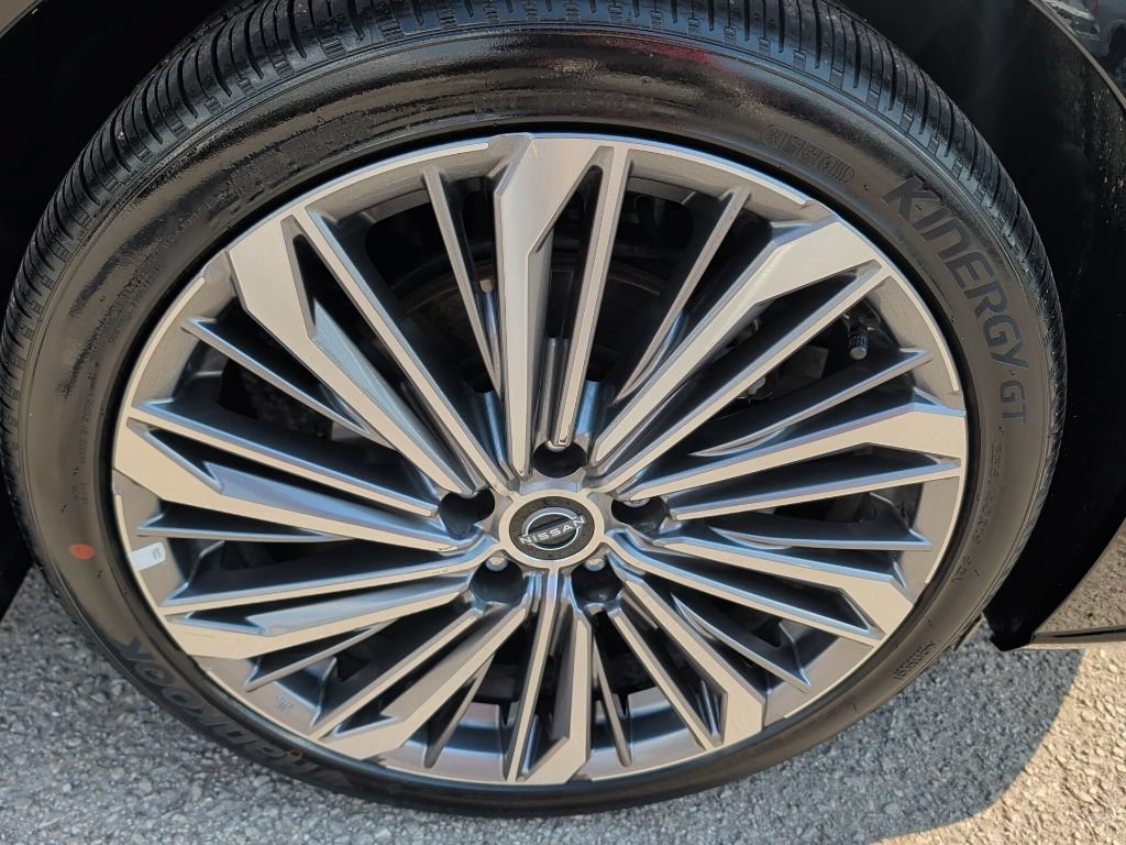 Used 2024 Nissan Altima 2.5 SL FWD image 9