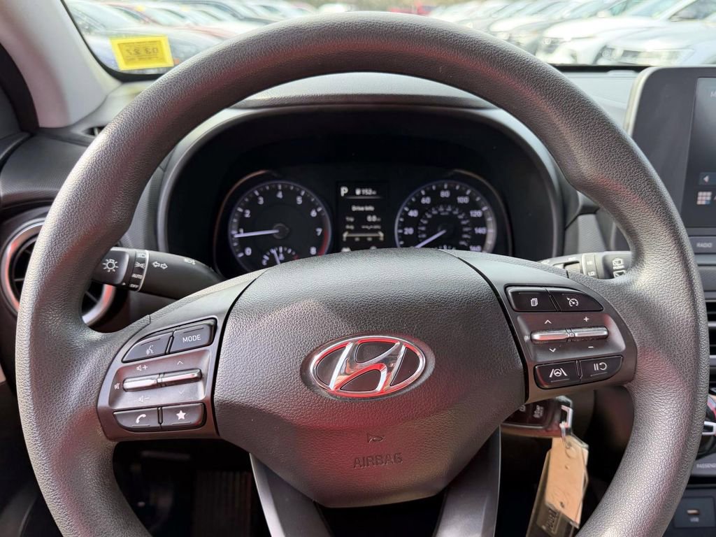Certified 2022 Hyundai Kona SE image 29