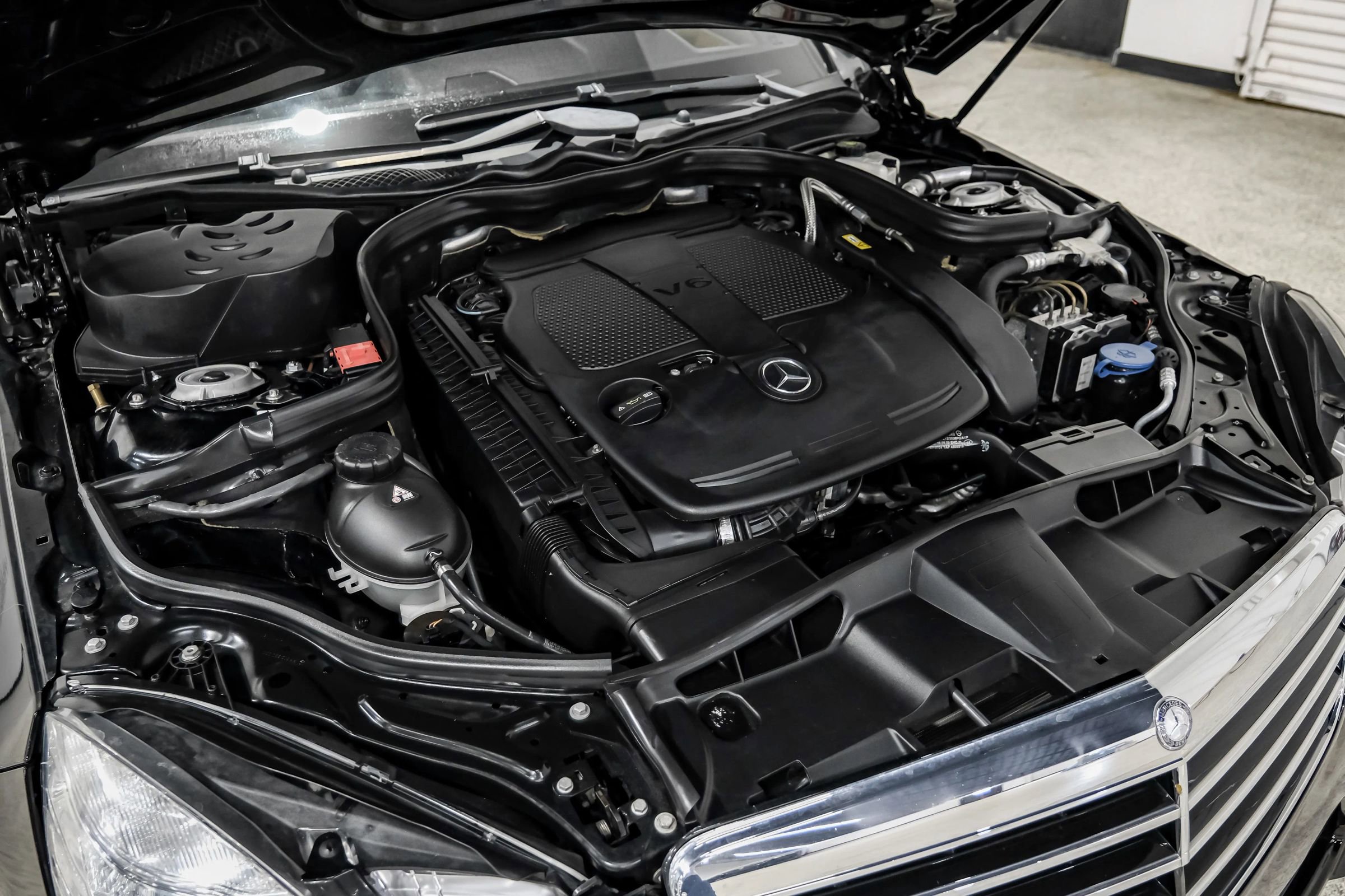 Used 2013 Mercedes-Benz E 350 4MATIC Sedan w/ Premium 1 Pkg image 56