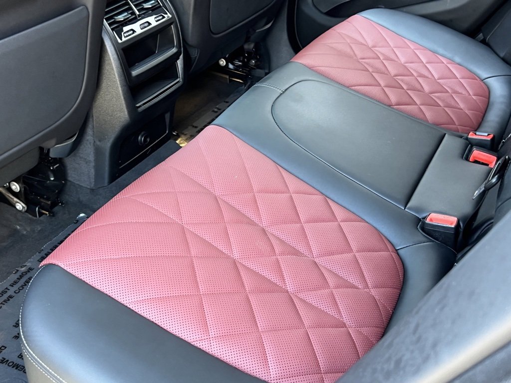 Used 2025 BMW X6 xDrive40i w/ Parking Assistance Package image 19