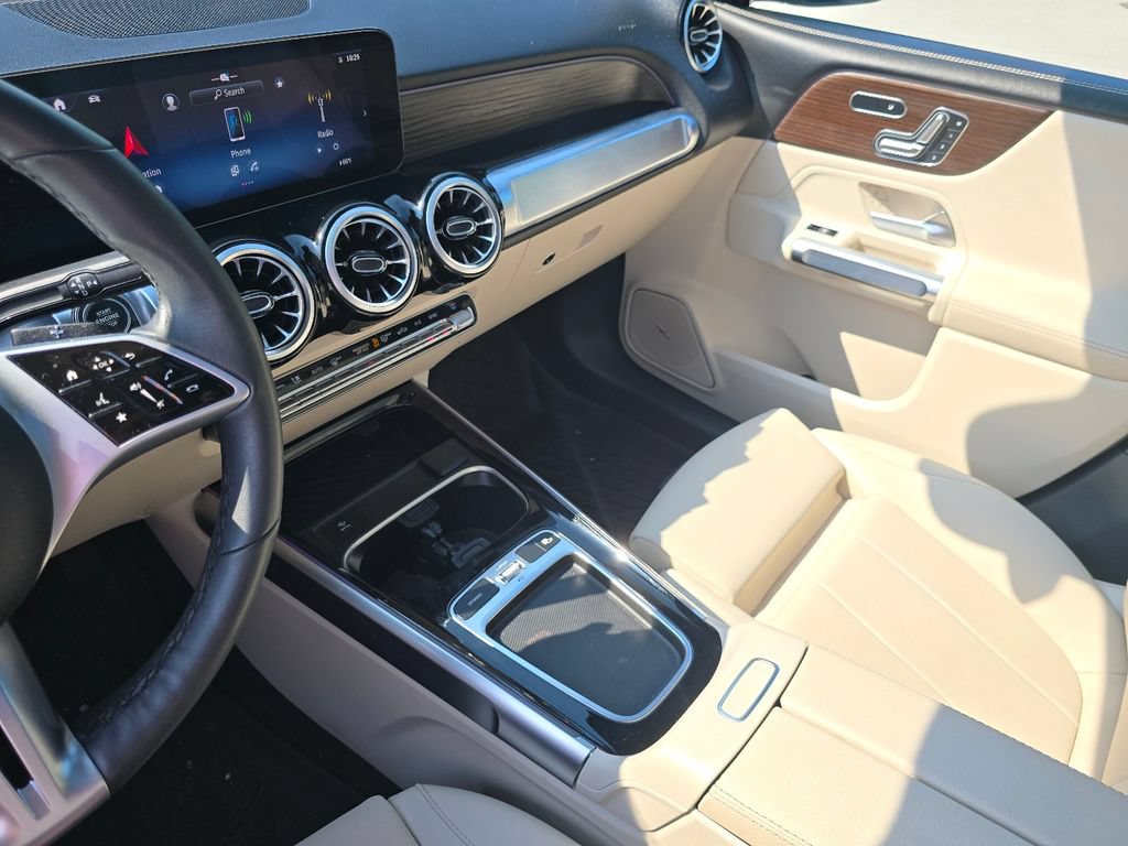 Used 2025 Mercedes-Benz GLB 250 4MATIC image 28
