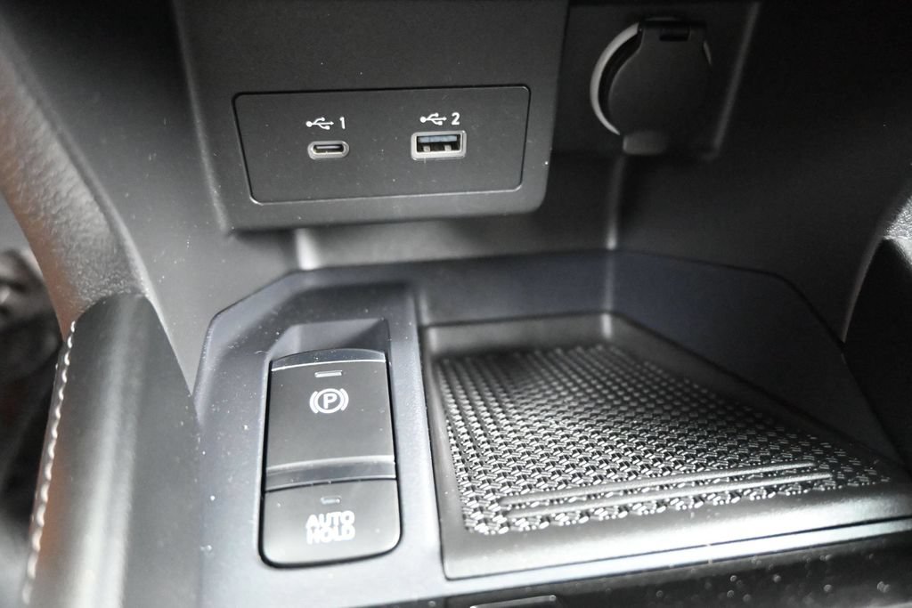 Used 2023 Nissan Kicks SV FWD image 11