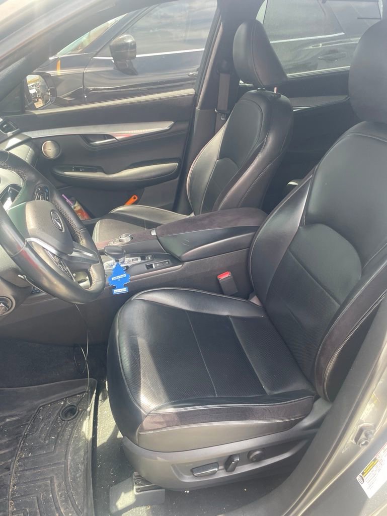 Used 2019 INFINITI QX50 Essential w/ Sensory Package AWD/4WD image 8