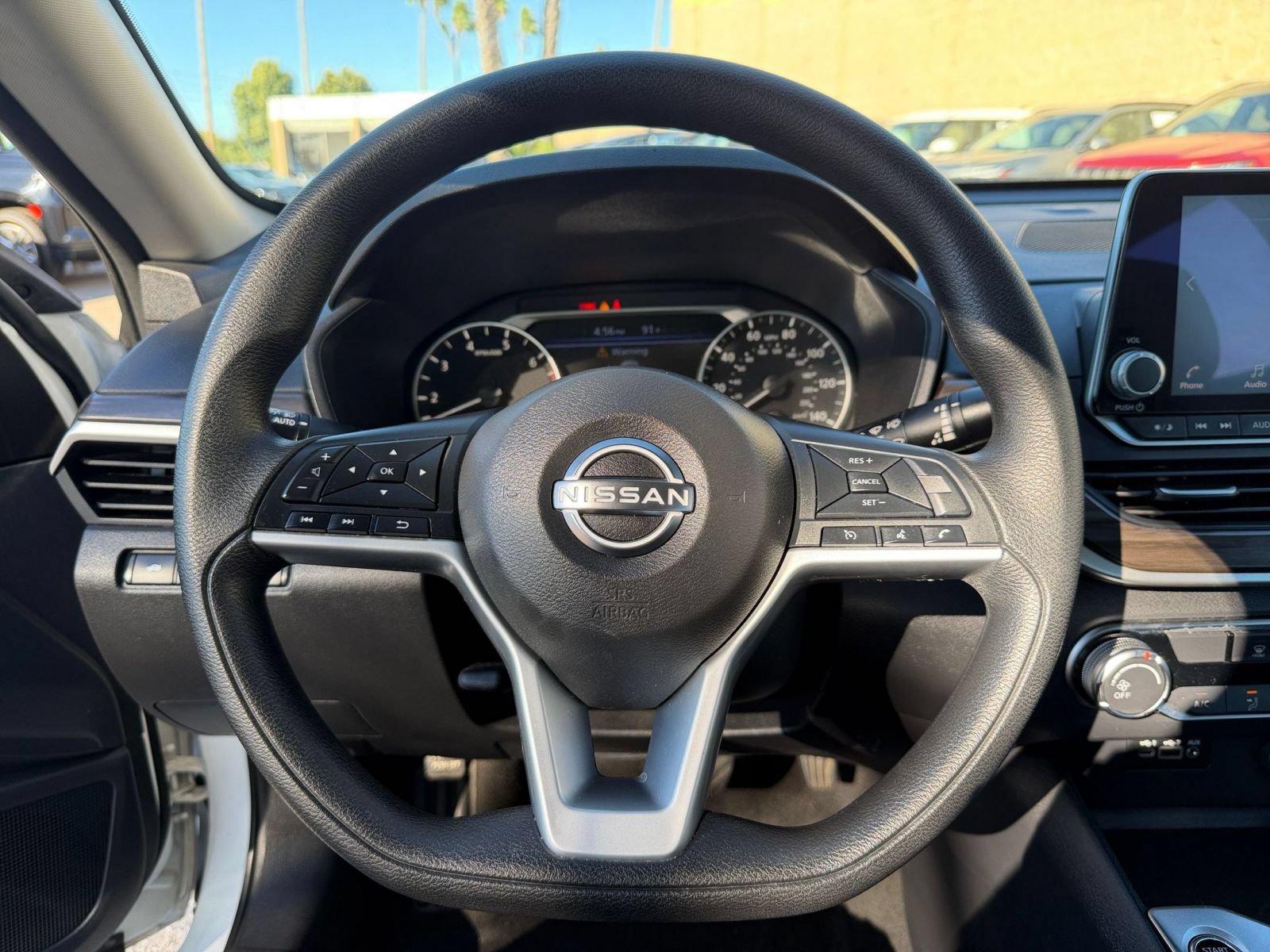 Used 2025 Nissan Altima 2.5 SV FWD image 27