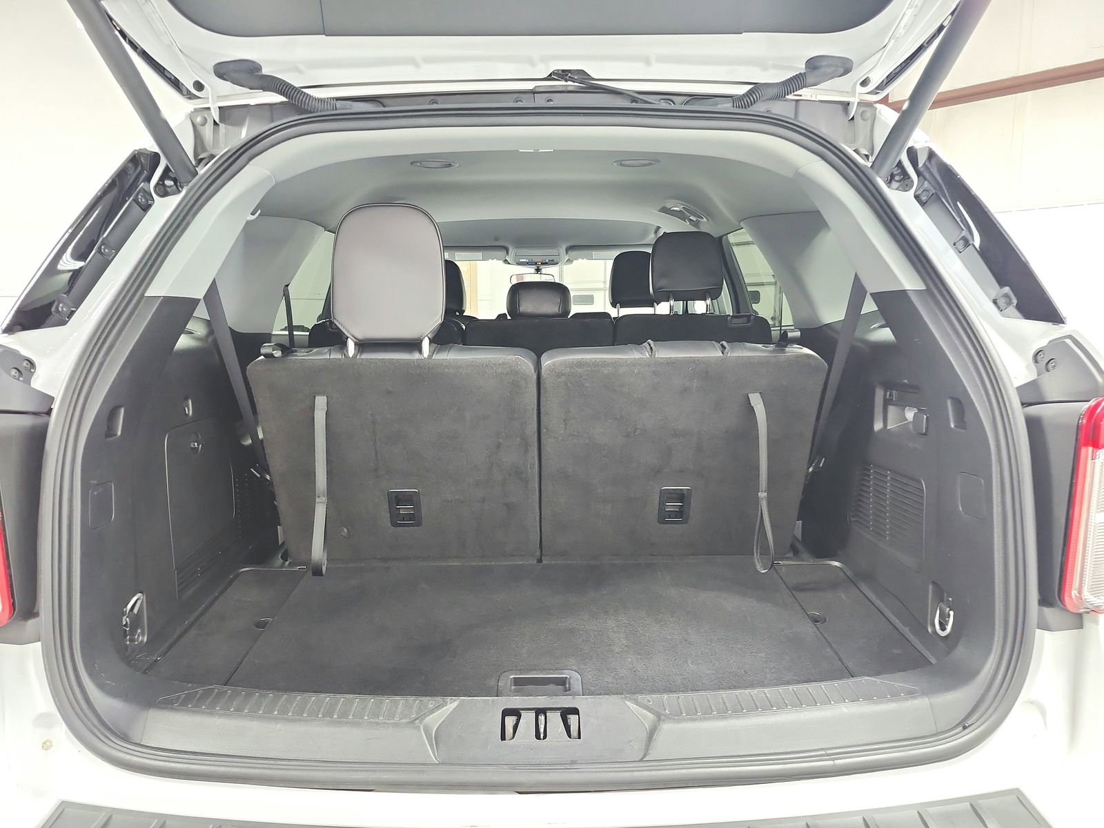 Used 2024 Ford Explorer XLT w/ Equipment Group 202A image 42