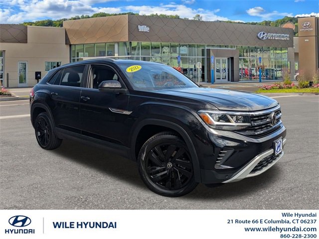 Used 2022 Volkswagen Atlas Cross Sport SE w/ Black Wheel Package