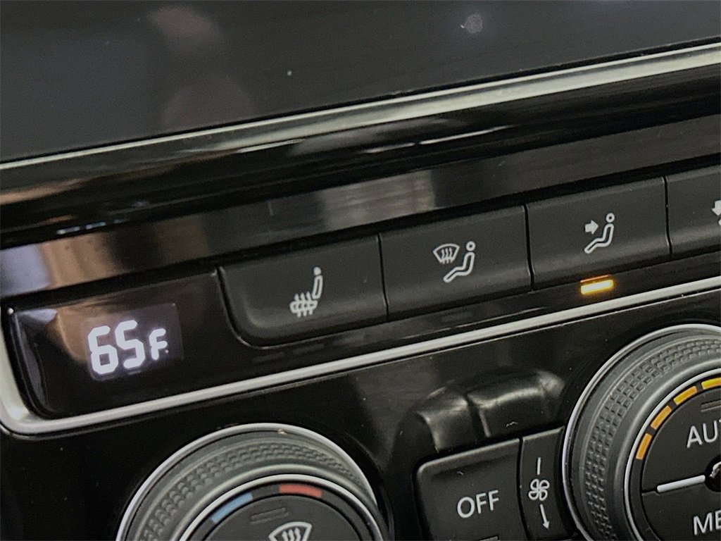 Used 2019 Volkswagen Golf R 4-Door image 19