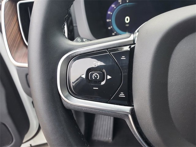 Certified 2023 Volvo XC60 B5 Ultimate w/ Climate Package image 19