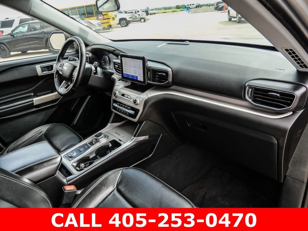 Used 2023 Ford Explorer XLT w/ Equipment Group 202A AWD/4WD image 16