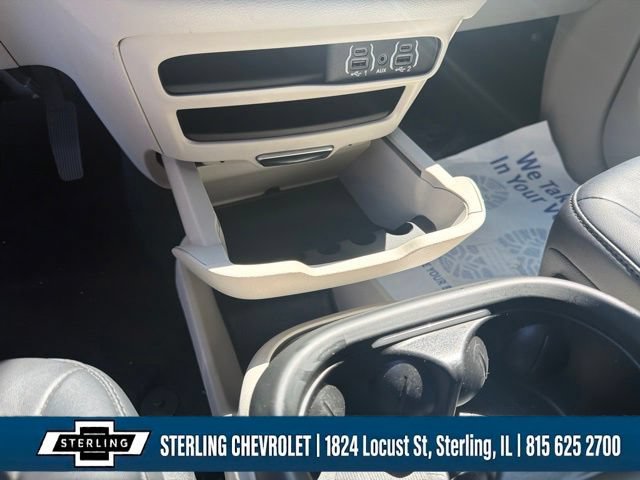 Used 2024 Chrysler Pacifica Touring-L FWD image 22