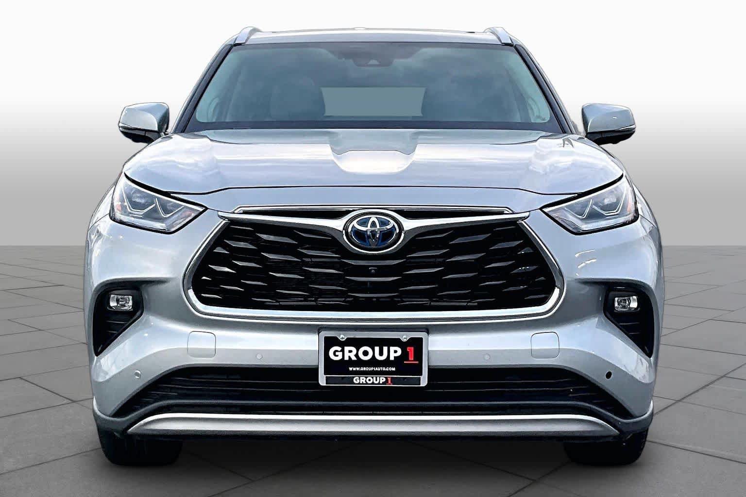 Used 2024 Toyota Highlander Platinum AWD/4WD image 4