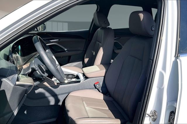 Used 2025 Audi Q5 Premium w/ Convenience Package image 21