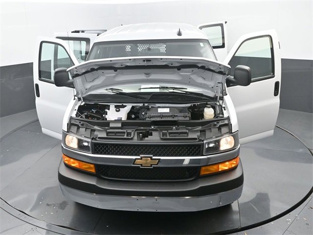 Used 2024 Chevrolet Express 2500 w/ Driver Convenience Package image 30