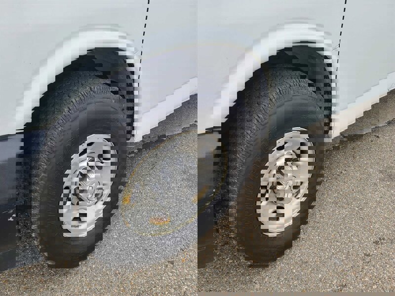 Used 2017 Chevrolet Express 2500 image 29