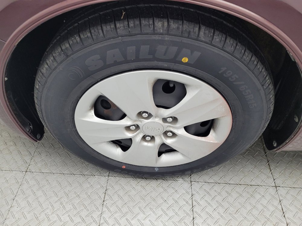 Used 2017 Kia Forte LX image 31