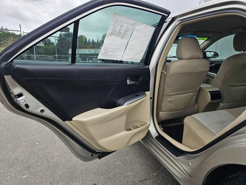 Used 2014 Toyota Camry LE FWD image 15