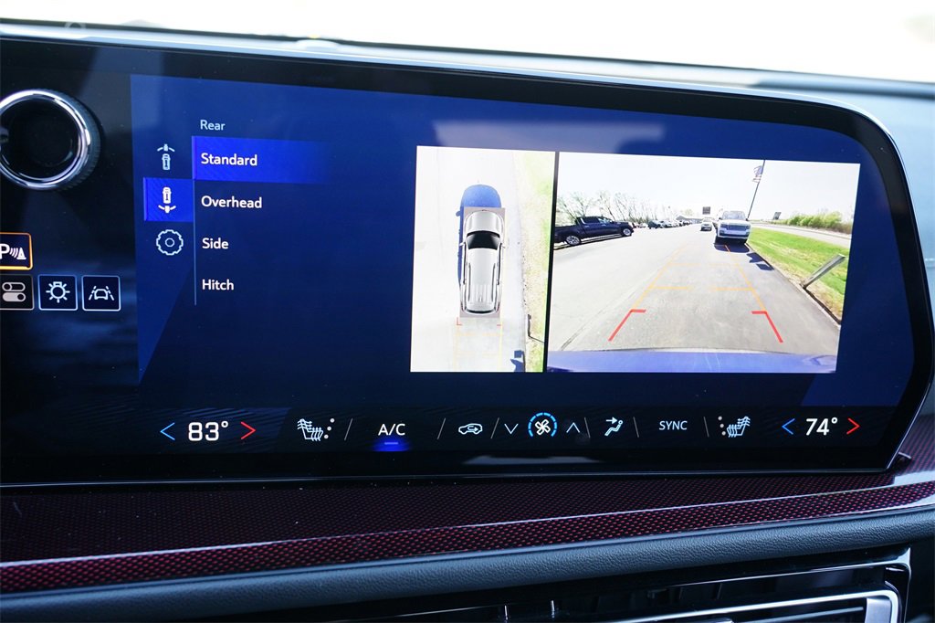 Used 2024 Chevrolet Traverse Z71 image 27