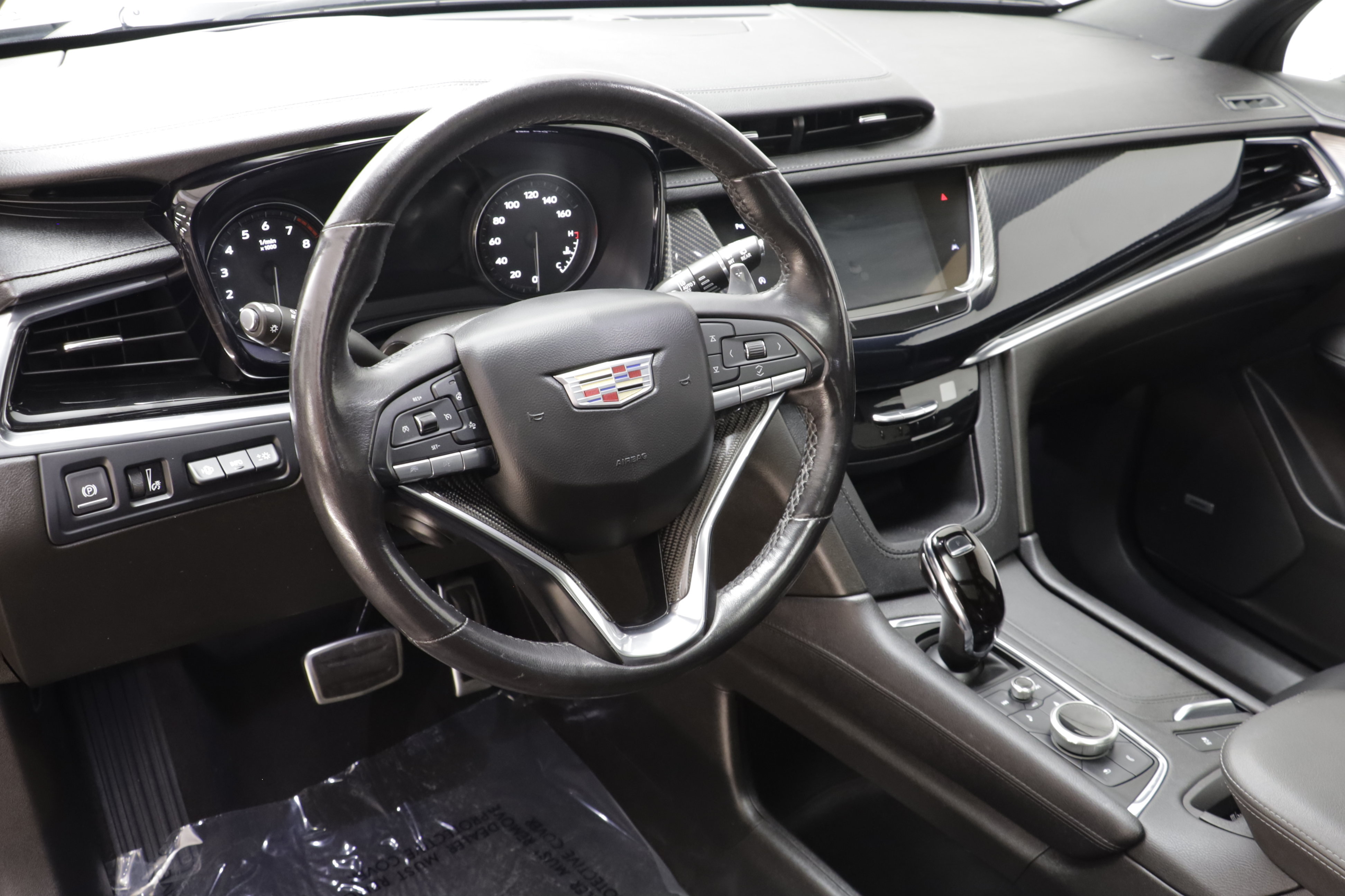 Used 2023 Cadillac XT6 Sport w/ Technology Package AWD/4WD image 7
