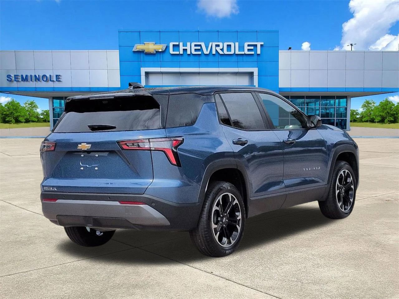 New 2026 Chevrolet Equinox LT w/ Safety and Technology Package FWD image 4