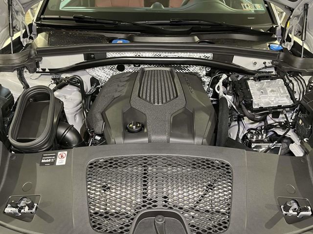 New 2026 Porsche Macan AWD/4WD image 25