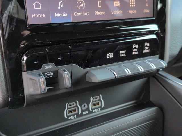 New 2026 RAM 3500 Big Horn AWD/4WD image 40