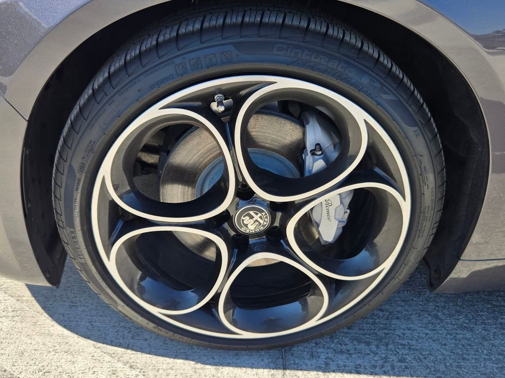 New 2025 Alfa Romeo Giulia w/ Driving Assist Package image 5