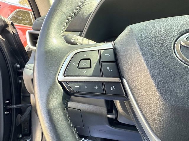 Used 2024 Toyota Highlander LE image 30