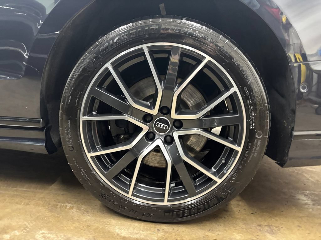 Used 2021 Audi A8 L 4.0T w/ Executive Plus Package AWD/4WD image 32
