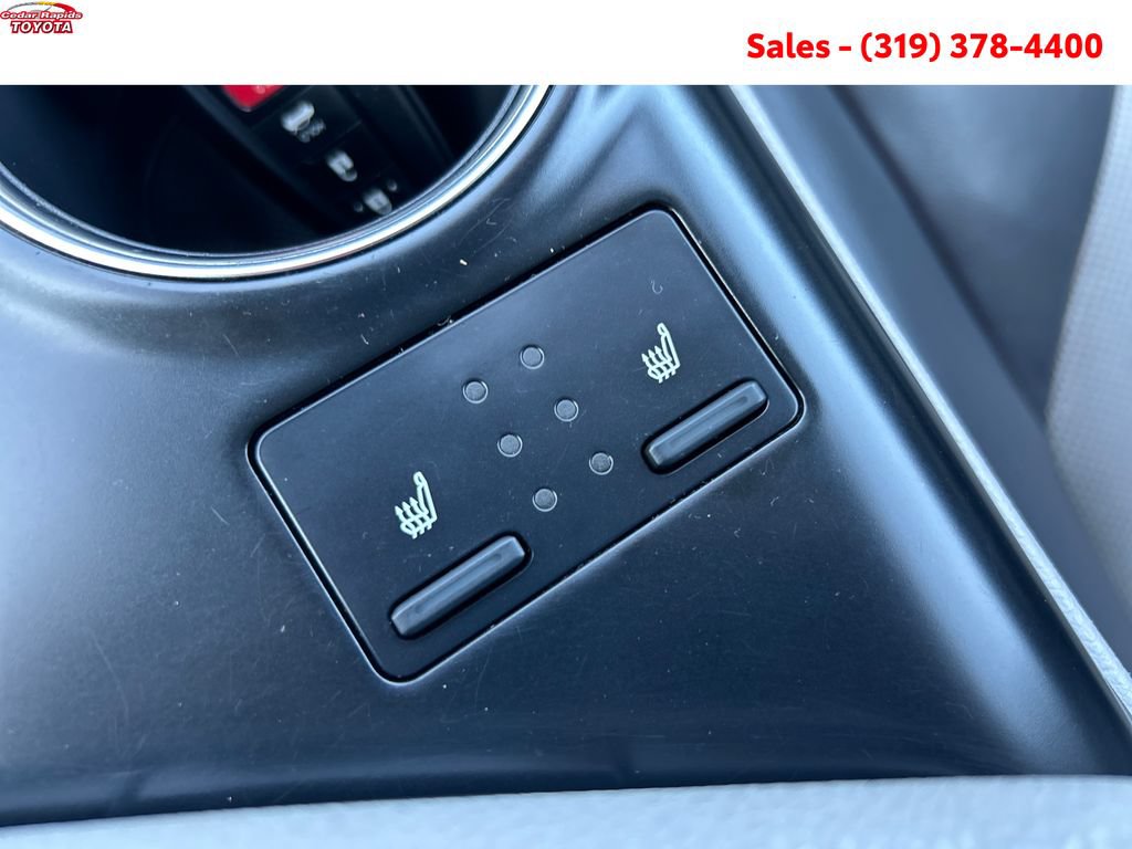 Certified 2020 Toyota Camry XLE FWD image 28