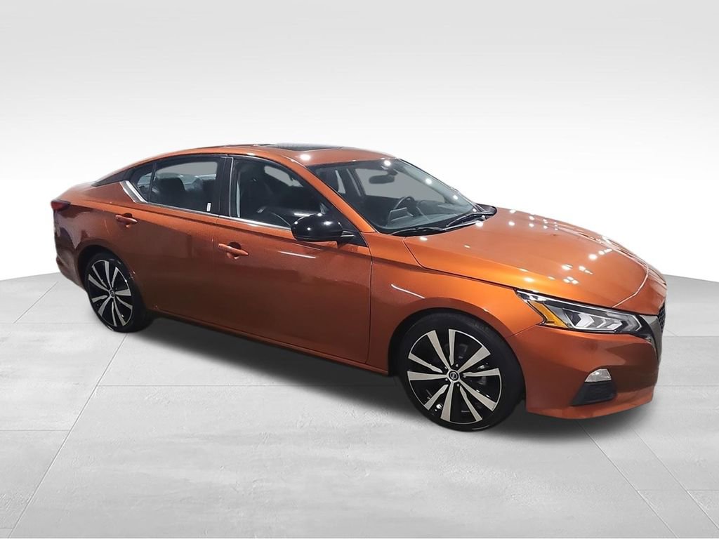 Used 2021 Nissan Altima 2.0 SR FWD image 2