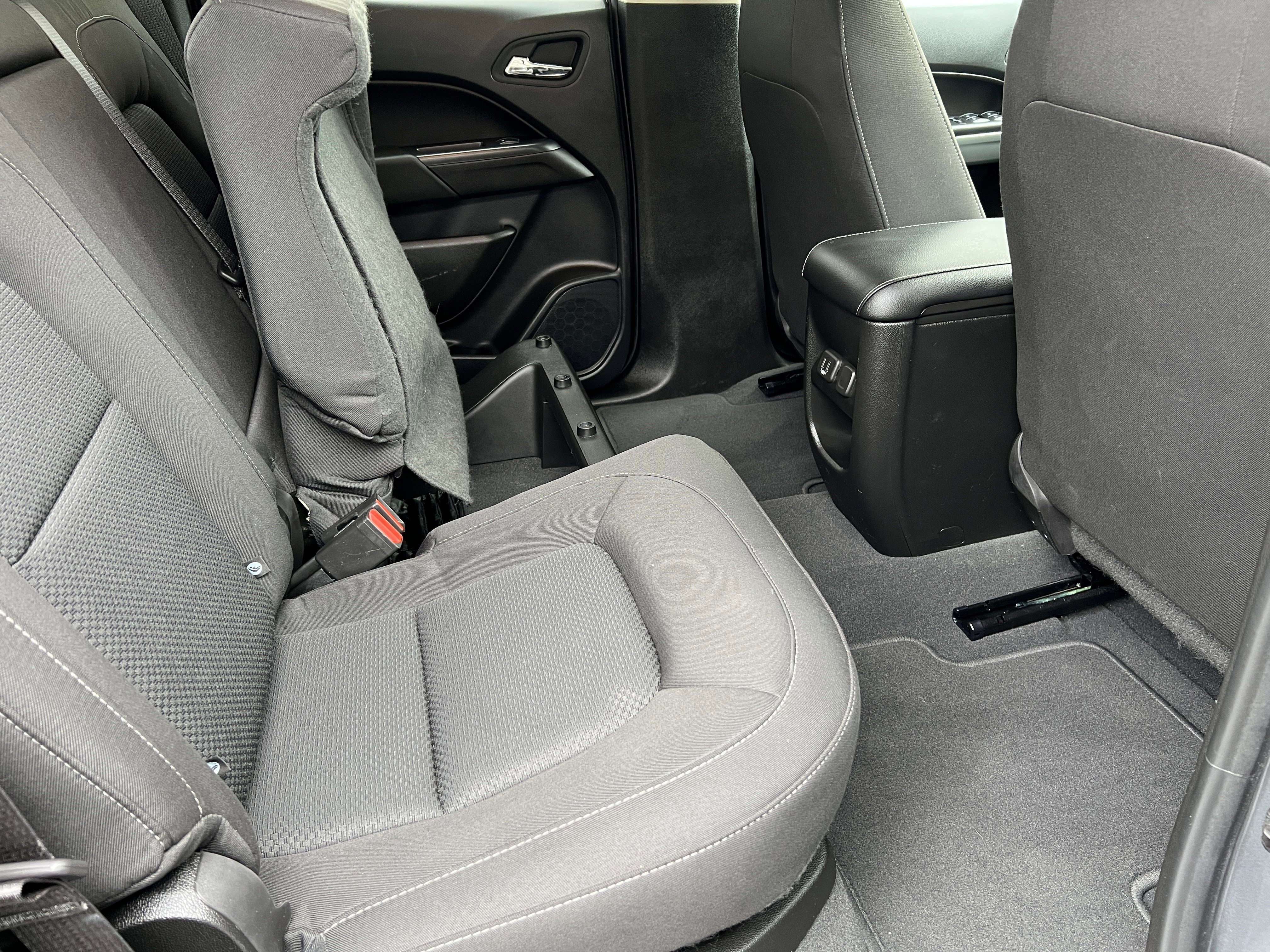 Used 2022 Chevrolet Colorado LT w/ LT Convenience Package AWD/4WD image 18