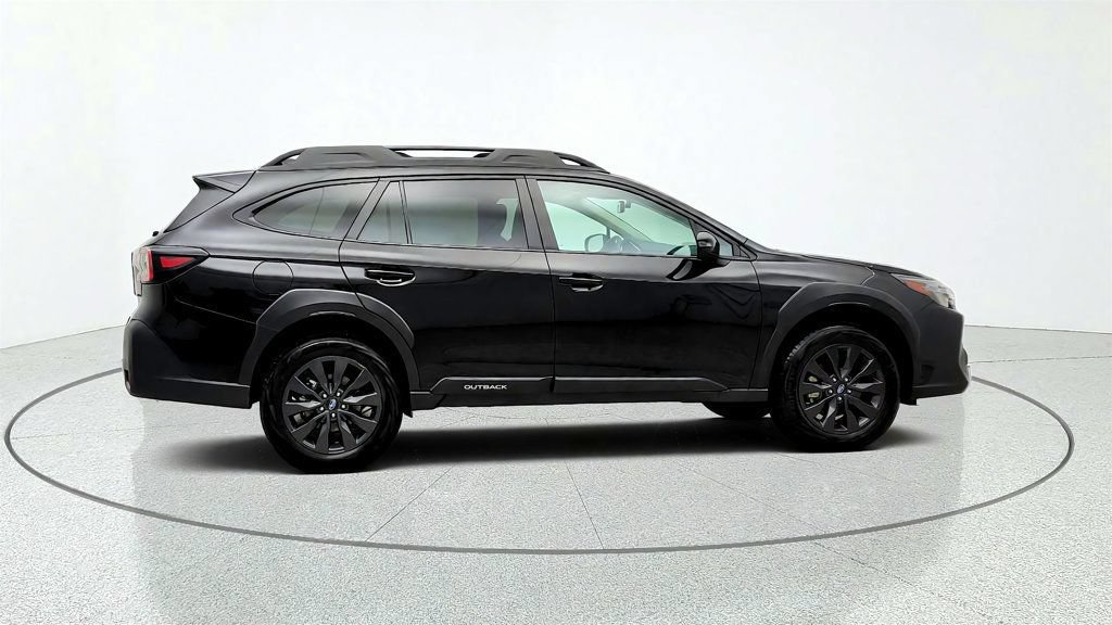Used 2025 Subaru Outback Onyx Edition AWD/4WD image 4