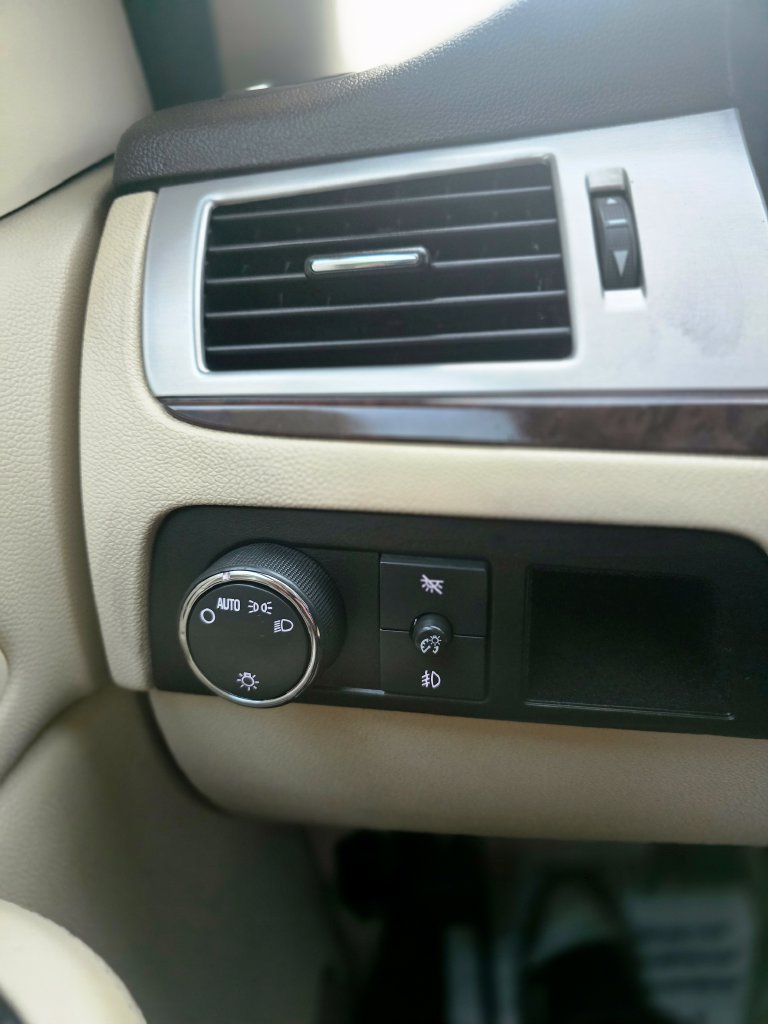Used 2007 Cadillac Escalade AWD w/ Information Package image 25