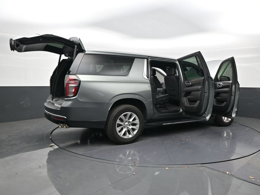 Used 2023 Chevrolet Suburban Premier RWD image 28