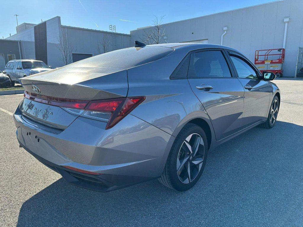 Used 2023 Hyundai Elantra SEL w/ Convenience Package image 6