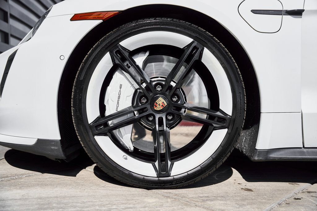 Used 2020 Porsche Taycan Turbo AWD/4WD image 3