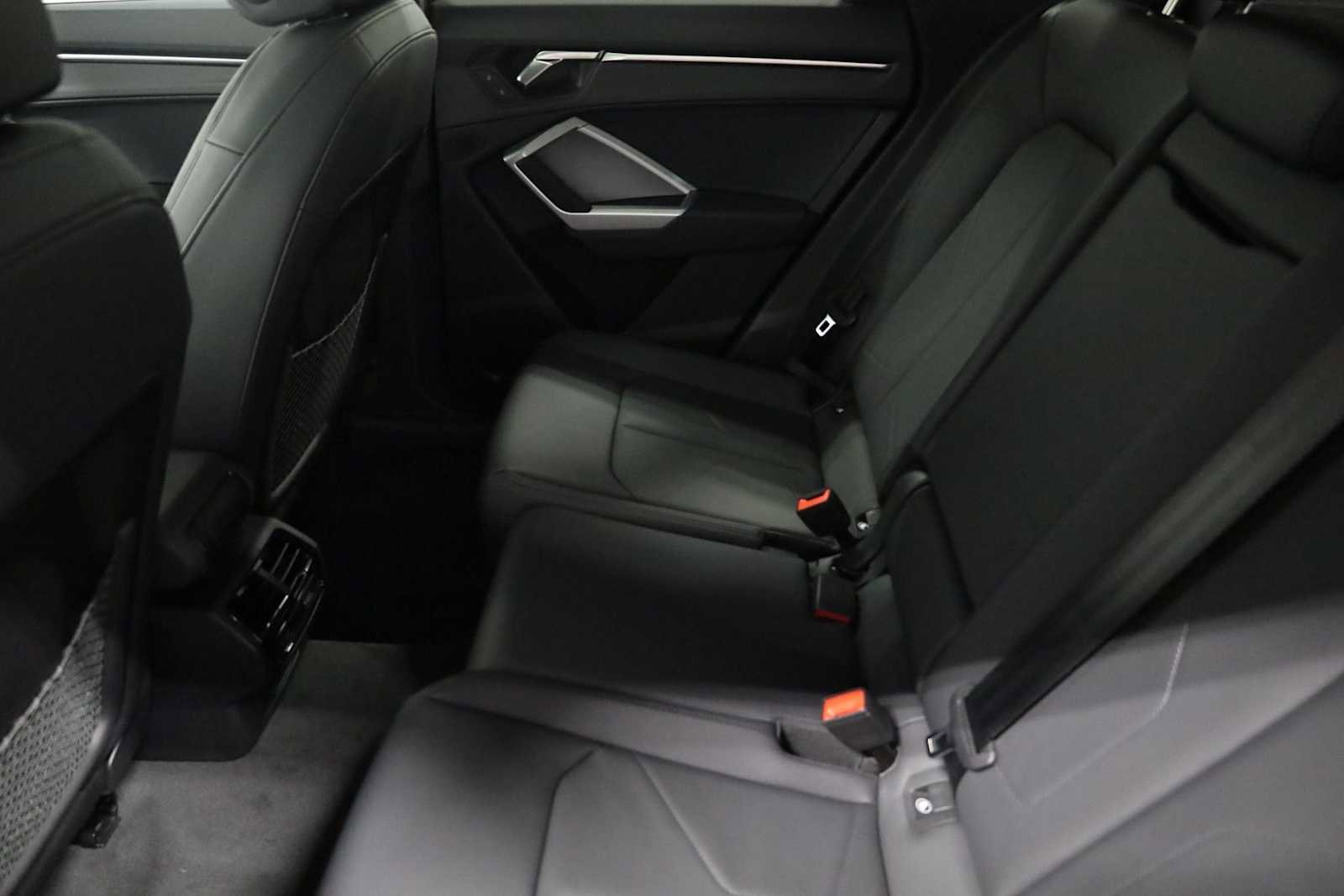 New 2025 Audi Q3 2.0T Premium image 32