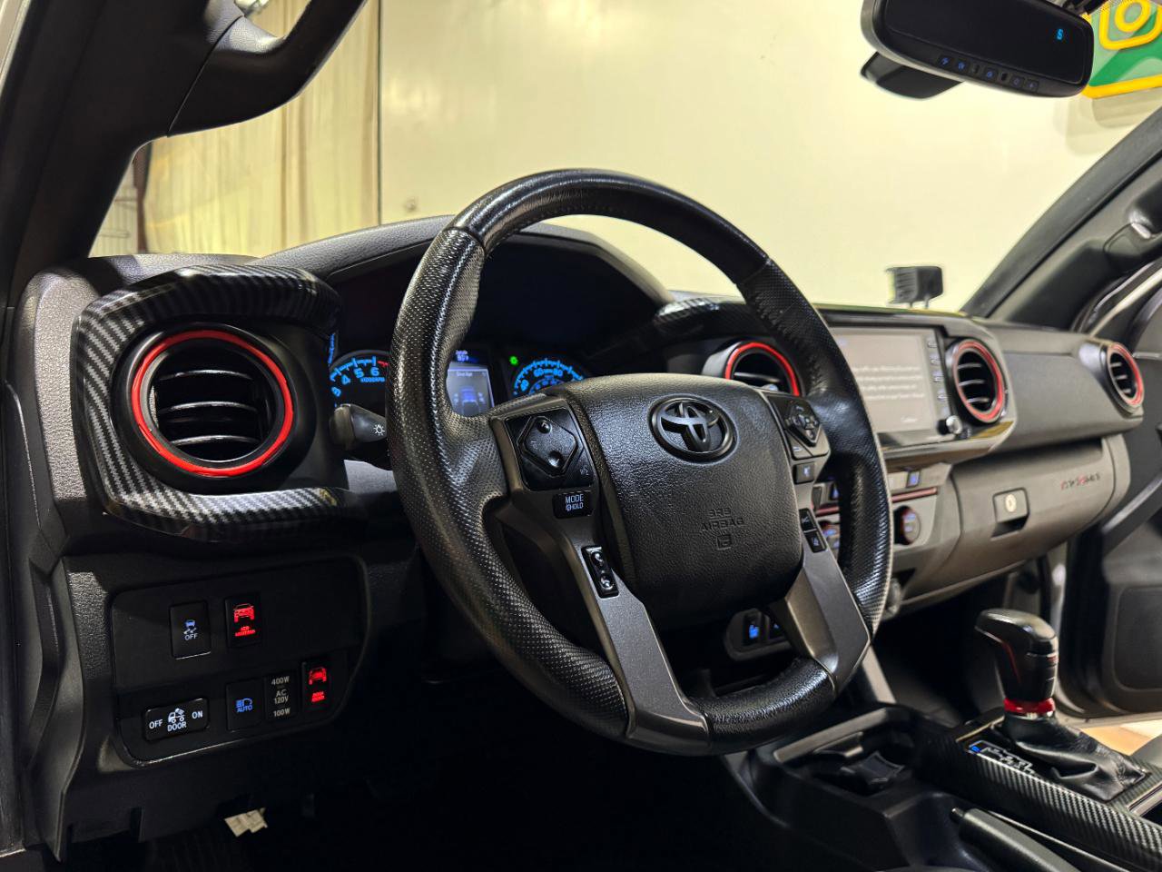Used 2021 Toyota Tacoma TRD Off-Road w/ Technology Package AWD/4WD image 10