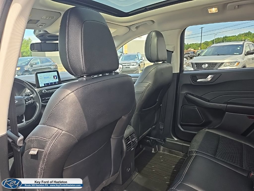Certified 2022 Ford Escape Titanium w/ Class II Trailer Tow Package AWD/4WD image 45