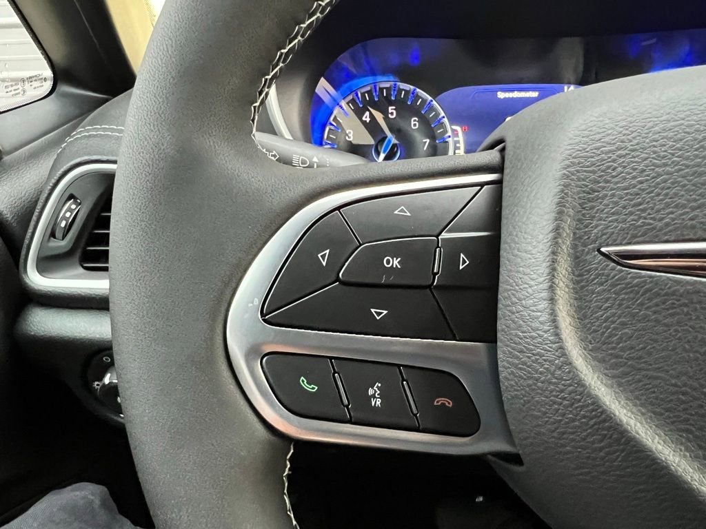 New 2026 Chrysler Pacifica Select image 11