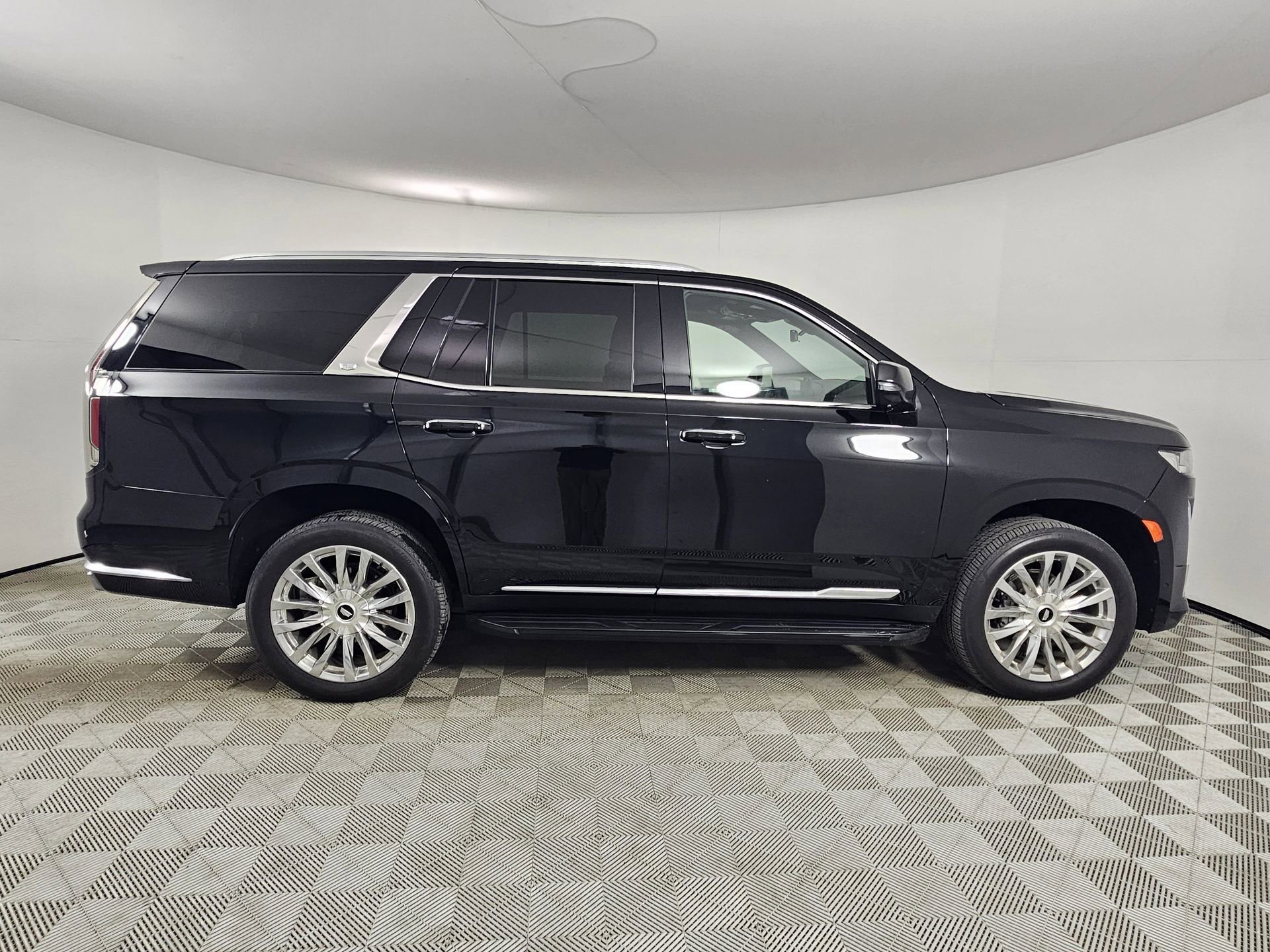 Used 2023 Cadillac Escalade Premium Luxury AWD/4WD image 8