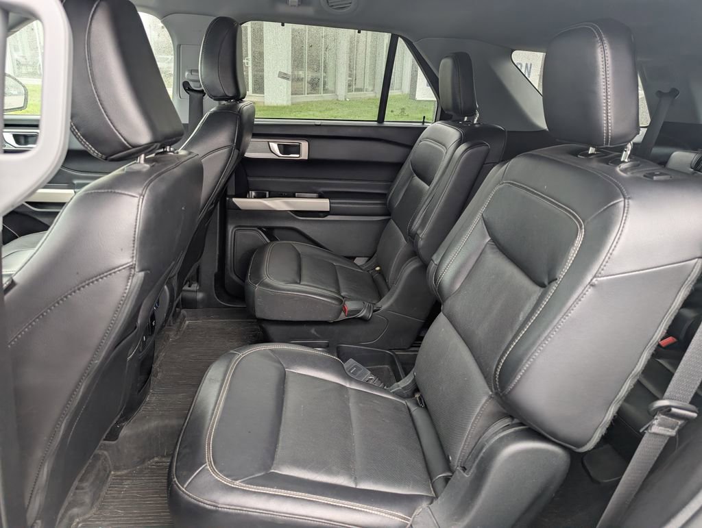 Used 2021 Ford Explorer Limited w/ Equipment Group 301A AWD/4WD image 21