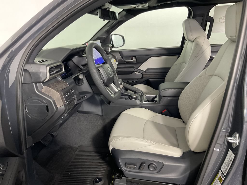 Used 2025 Toyota Tacoma Limited AWD/4WD image 15