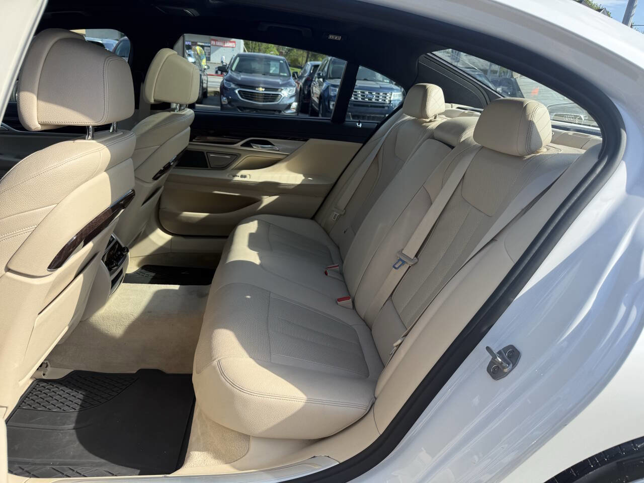 Used 2019 BMW 740i xDrive w/ Executive Package image 8